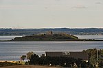 Kalø slotsruin set fra egens kirke